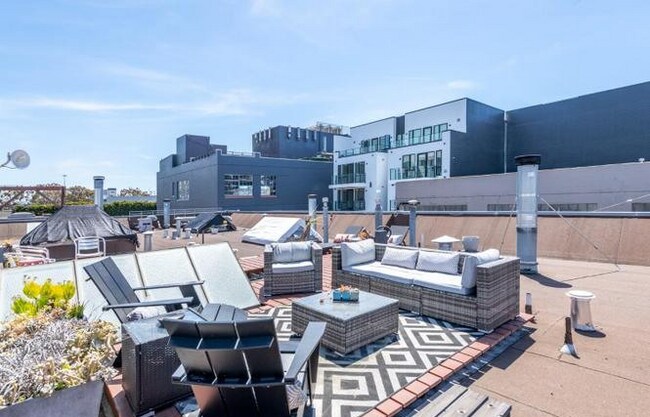Building Photo - Situated in an excellent location of SOMA ...