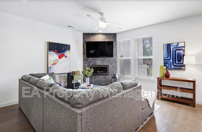 Building Photo - 1419 Coal Ave SW