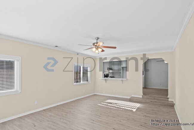 Building Photo - 8370 Parish Way