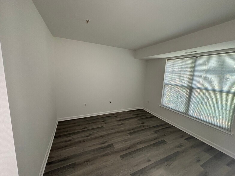Building Photo - 9780 Bon Haven Ln