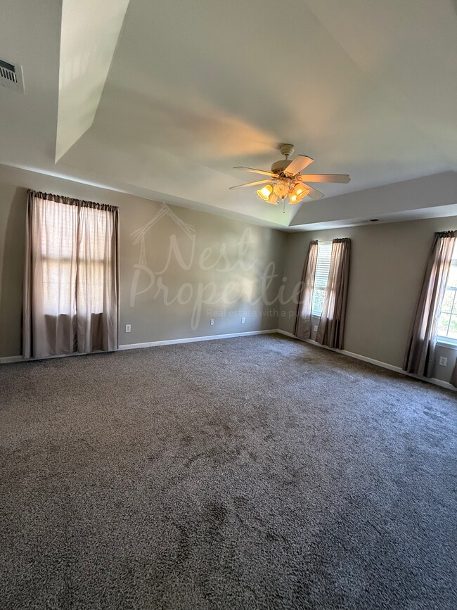 Building Photo - 208 Saints Creek Ln