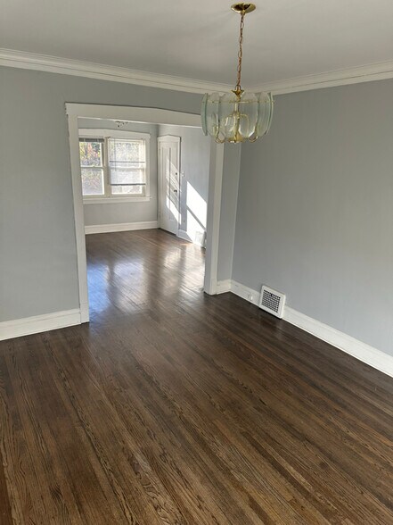Building Photo - 5715 N Keystone Ave