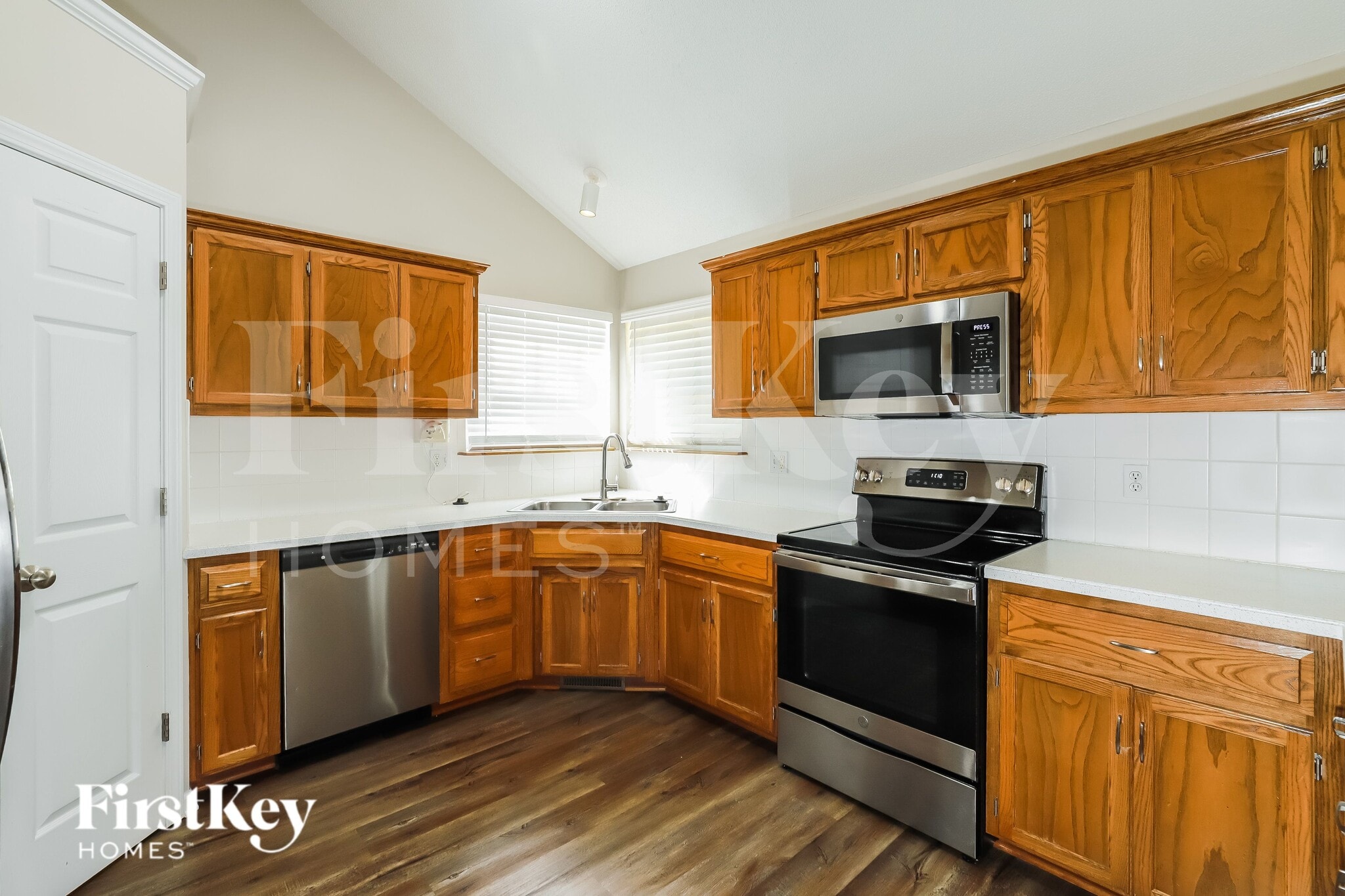 Building Photo - 8024 N Spruce Ave