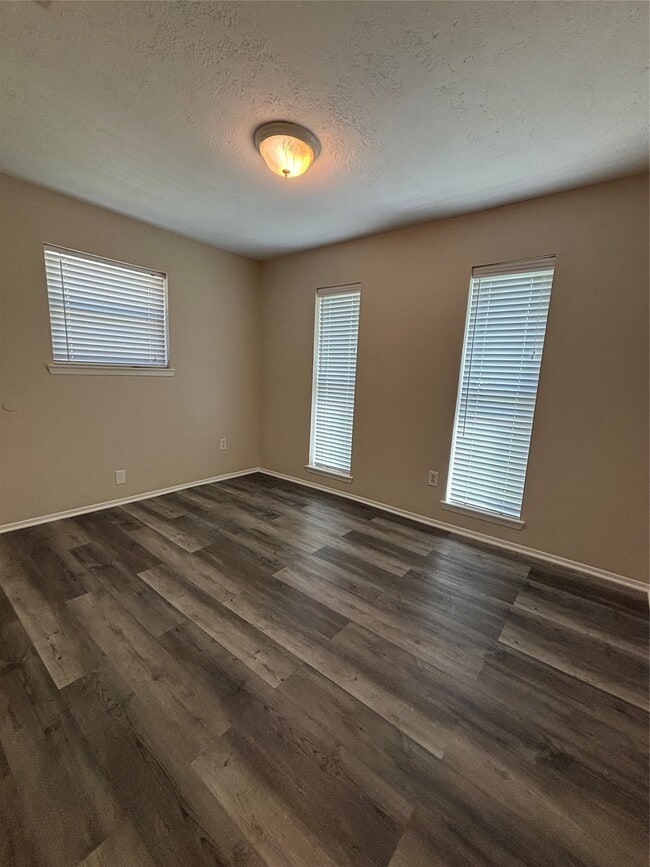 Building Photo - 409 Bellmar Ln