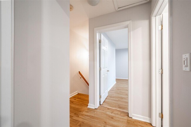 Building Photo - 60 Remington Pl