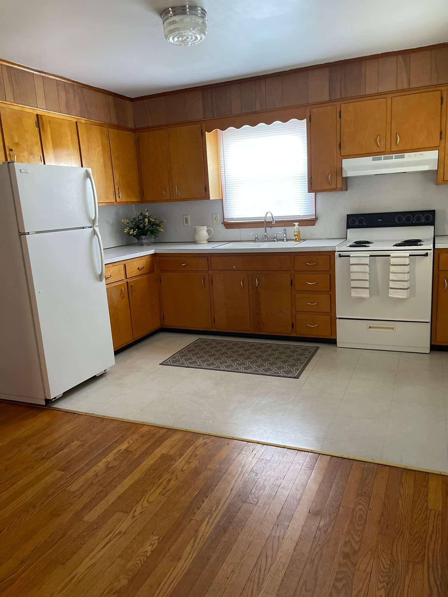Kitch - 247 W Main St
