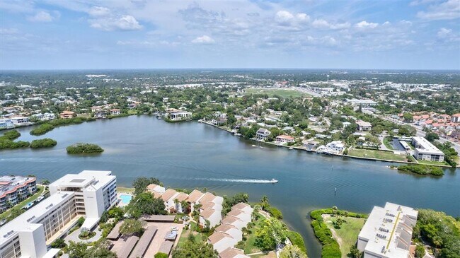 Building Photo - 1700 Cove II Pl
