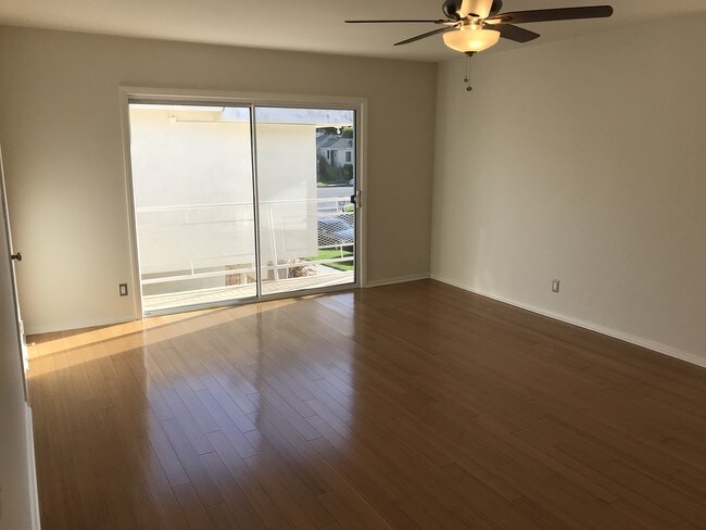 Building Photo - 1646 Livonia Ave