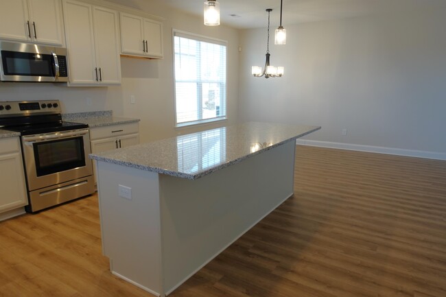 Building Photo - 107 River Trce Lp