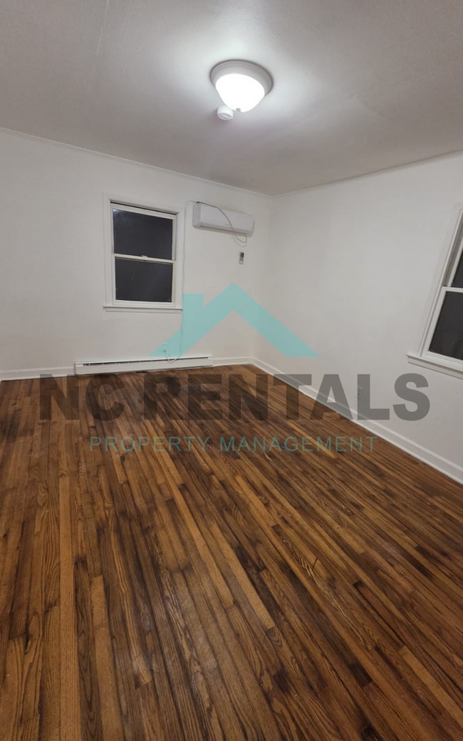 Building Photo - 527 Swain Dr