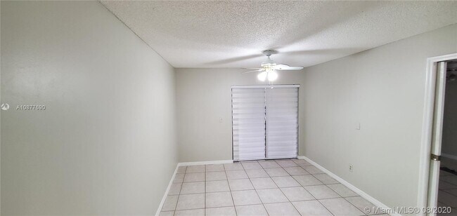 Building Photo - 9800 Hammocks Blvd