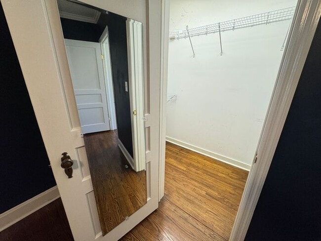 Building Photo - Medical District Location, Fenced Yard, an...