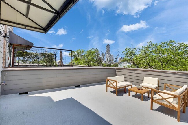 Building Photo - 808 Lydia St