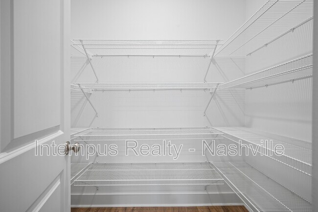 Building Photo - 704 Conifer Dr