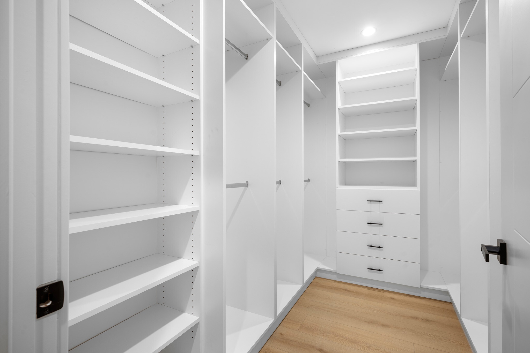 Building Photo - 918 University Ave