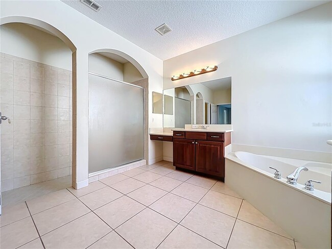 Building Photo - 2830 Cardassi Dr