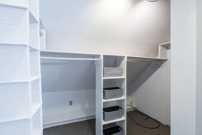 Building Photo - 200 Fannin St