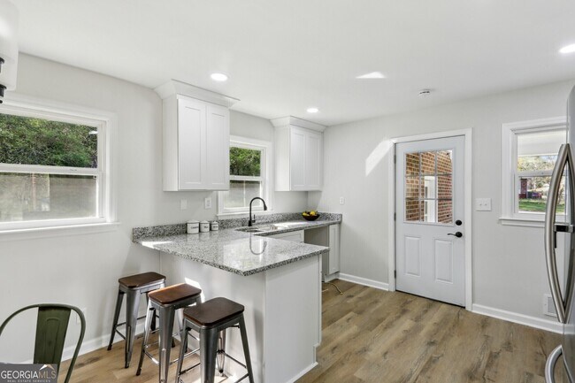 Building Photo - 2519 Miriam Ln