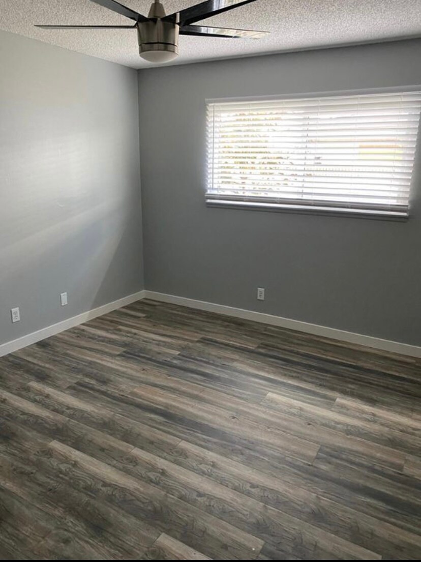 Building Photo - 2729 W Yale Ave