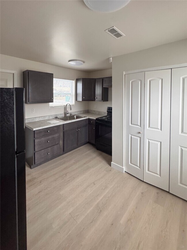 Building Photo - 2000 Meridian Ave