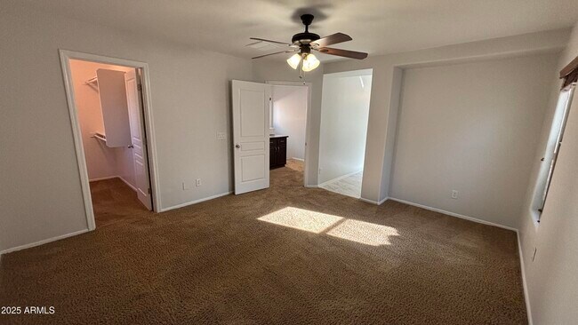 Building Photo - 3805 E Santa Fe Ln