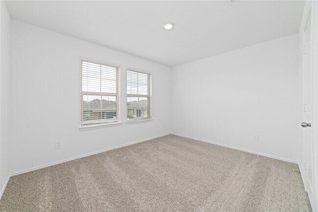 Building Photo - 21519 Violet Rdg Rd