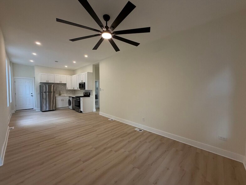 Building Photo - 1324 W Ohio St