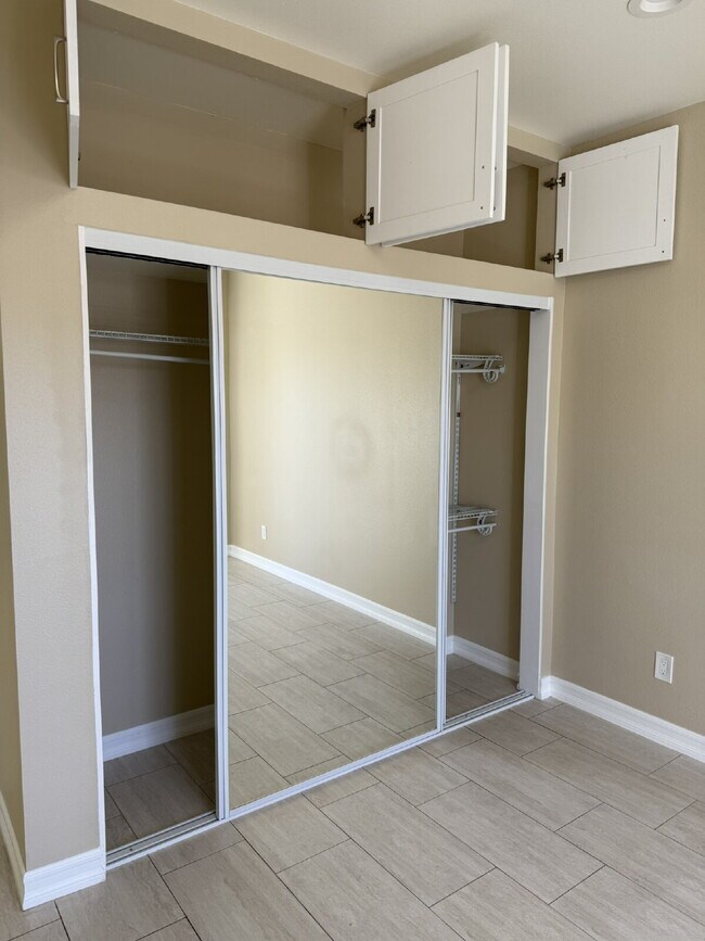 Building Photo - Beautifully finished 2024 ADU in the Victo...