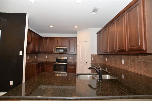 Building Photo - 213 Emerald Creek Dr