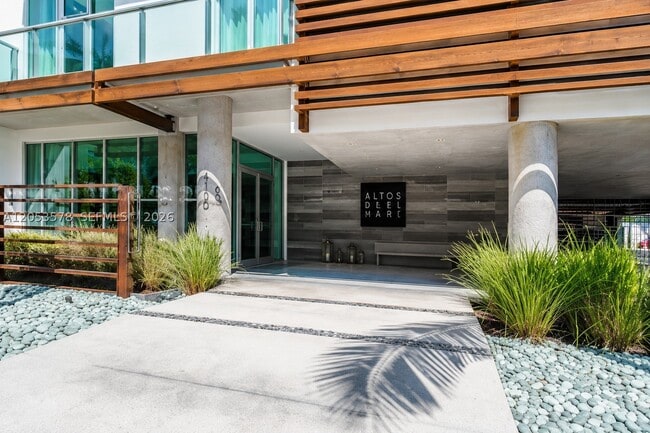 Building Photo - 1215 West Dr