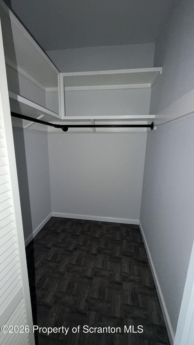Building Photo - 641 E Elm St