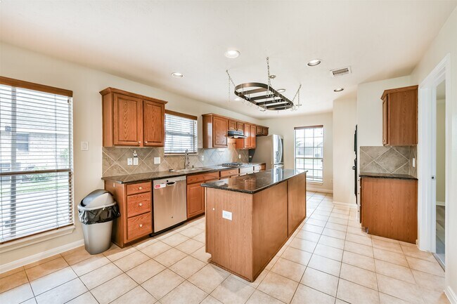 Building Photo - 2614 Brahman Dr