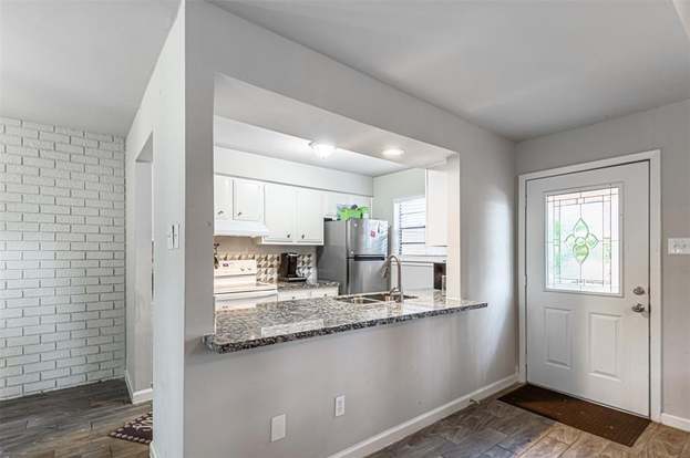 Building Photo - 2471 Briarwest Blvd