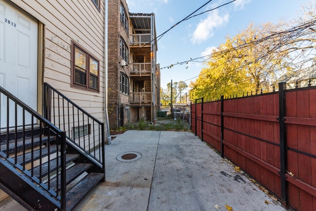 Building Photo - 2812 E 76th St
