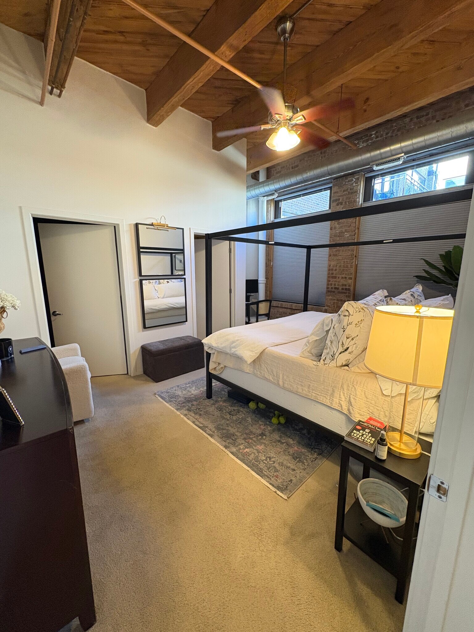 primary bedroom - 1040 W Adams St