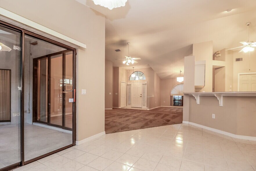 Building Photo - 9142 Buena Mesa Dr