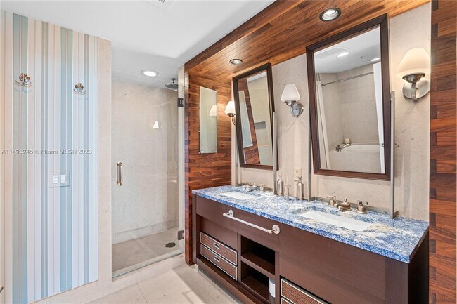Building Photo - 6899 Collins Ave