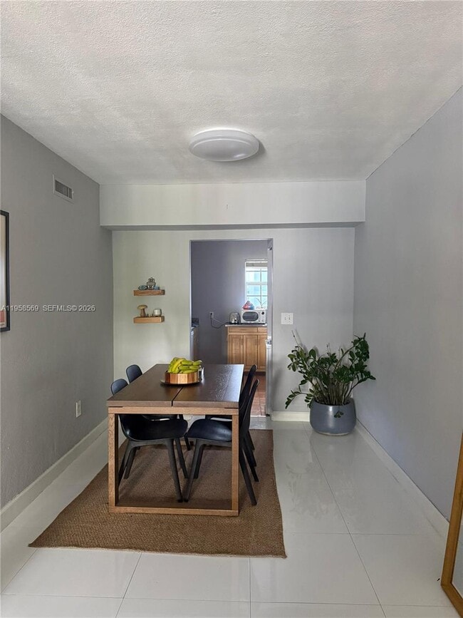 Building Photo - 9260 Bay Harbor Terrace