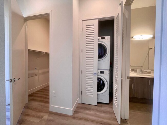 Interior Photo - The Rhys