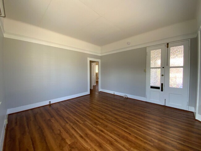 Building Photo - CHARMING SINGLE LEVEL KAIMUKI HOME