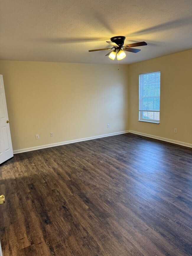 Building Photo - COMING SOON!!!!  Updated 4 Bedroom 2.5 Bath house in convenient West Knoxville location