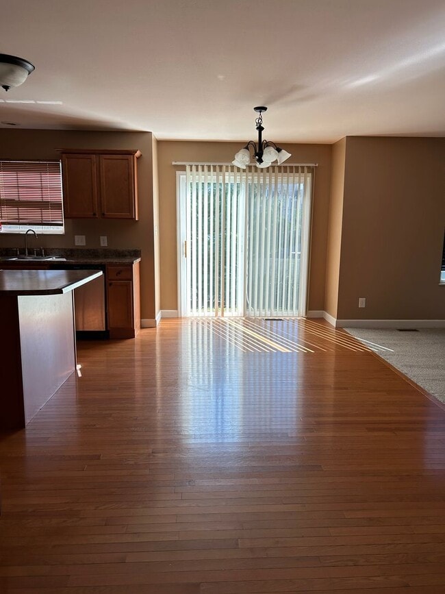 Building Photo - 1105 Lear Ln