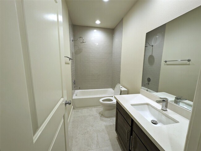 Building Photo - 803 Burton Lndg Ln