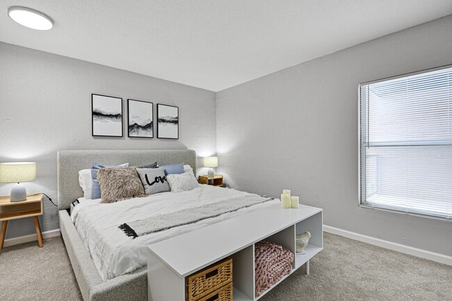 Flatiron Bedroom - Campus View Apartments
