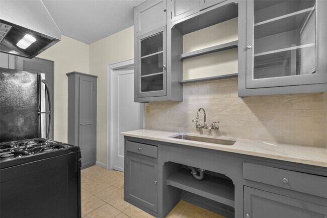 Building Photo - 436 Westmoreland St