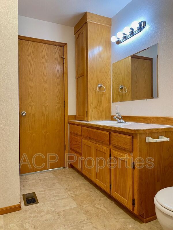 Building Photo - 710 Drayton St