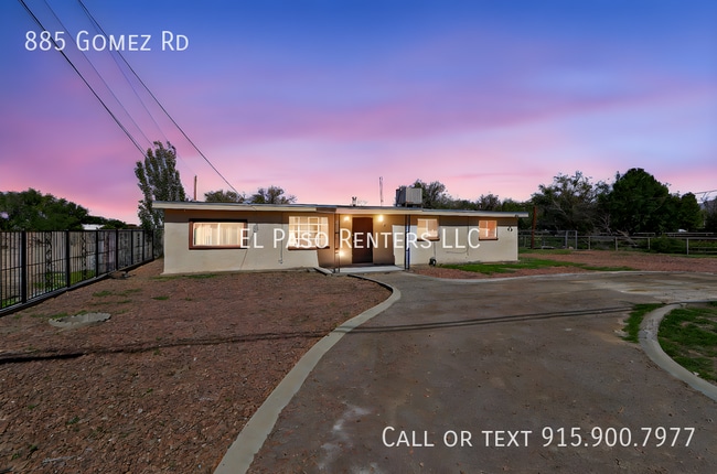 Building Photo - 885 Gomez Rd