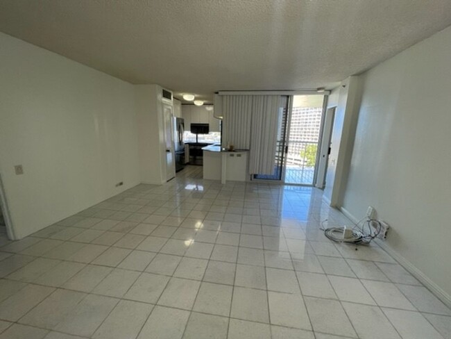 Building Photo - Honolulu Park Place - 2 Bedroom, 2 Bathroo...