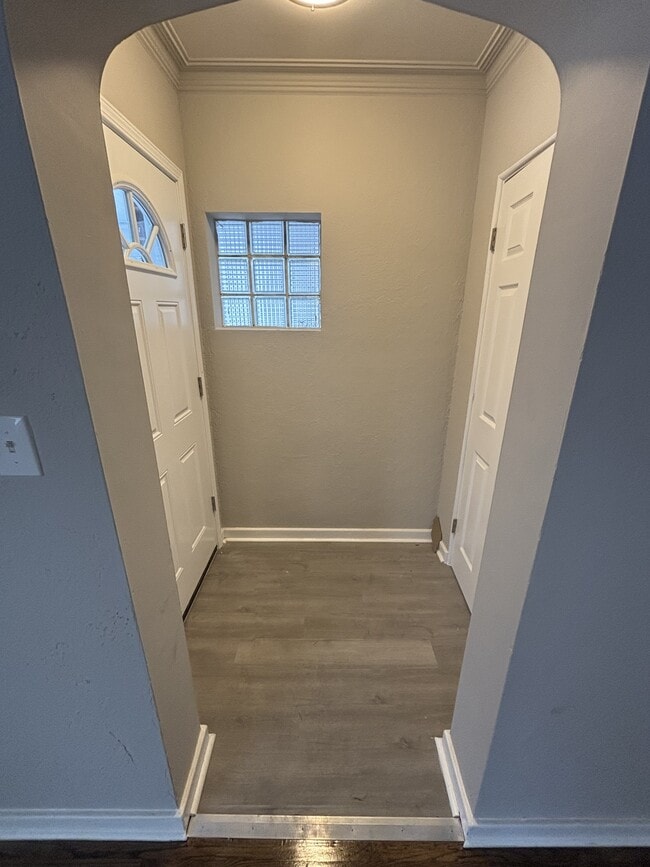 Building Photo - 373 Taft Pl