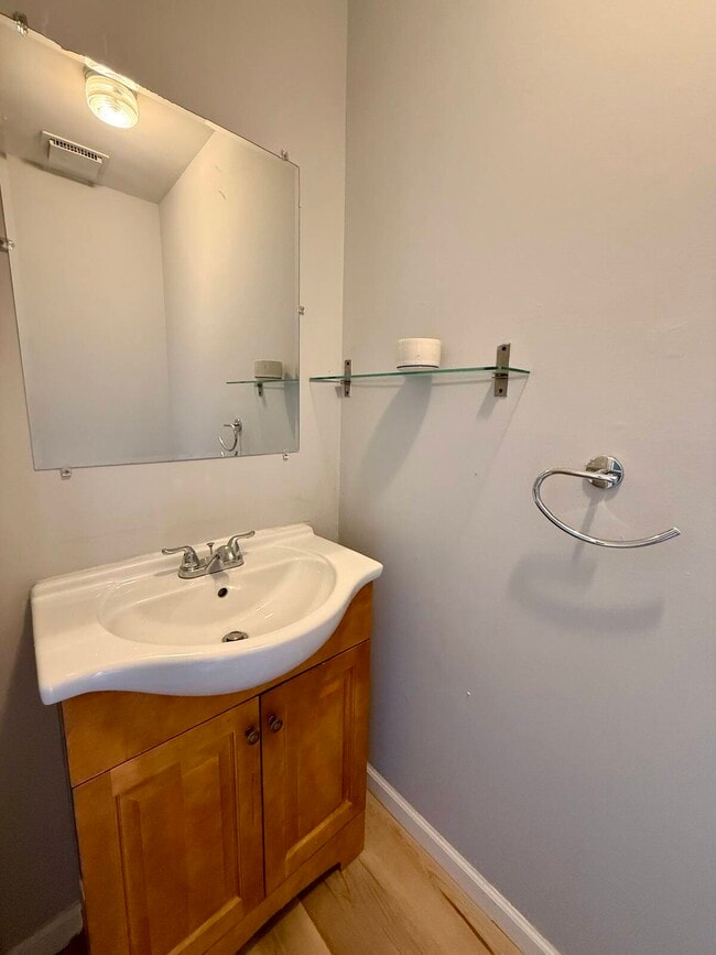 Building Photo - 24 Redbud Rd